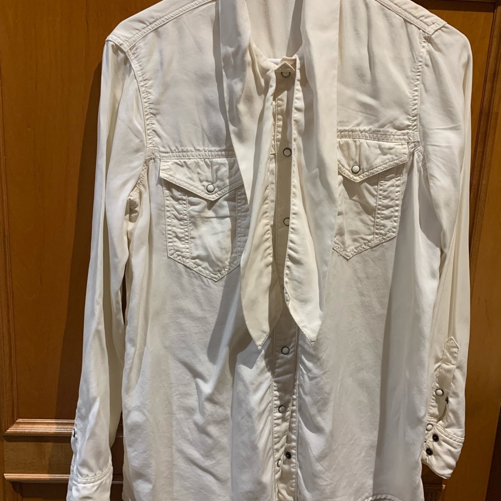 shirt with a comfortable fastener